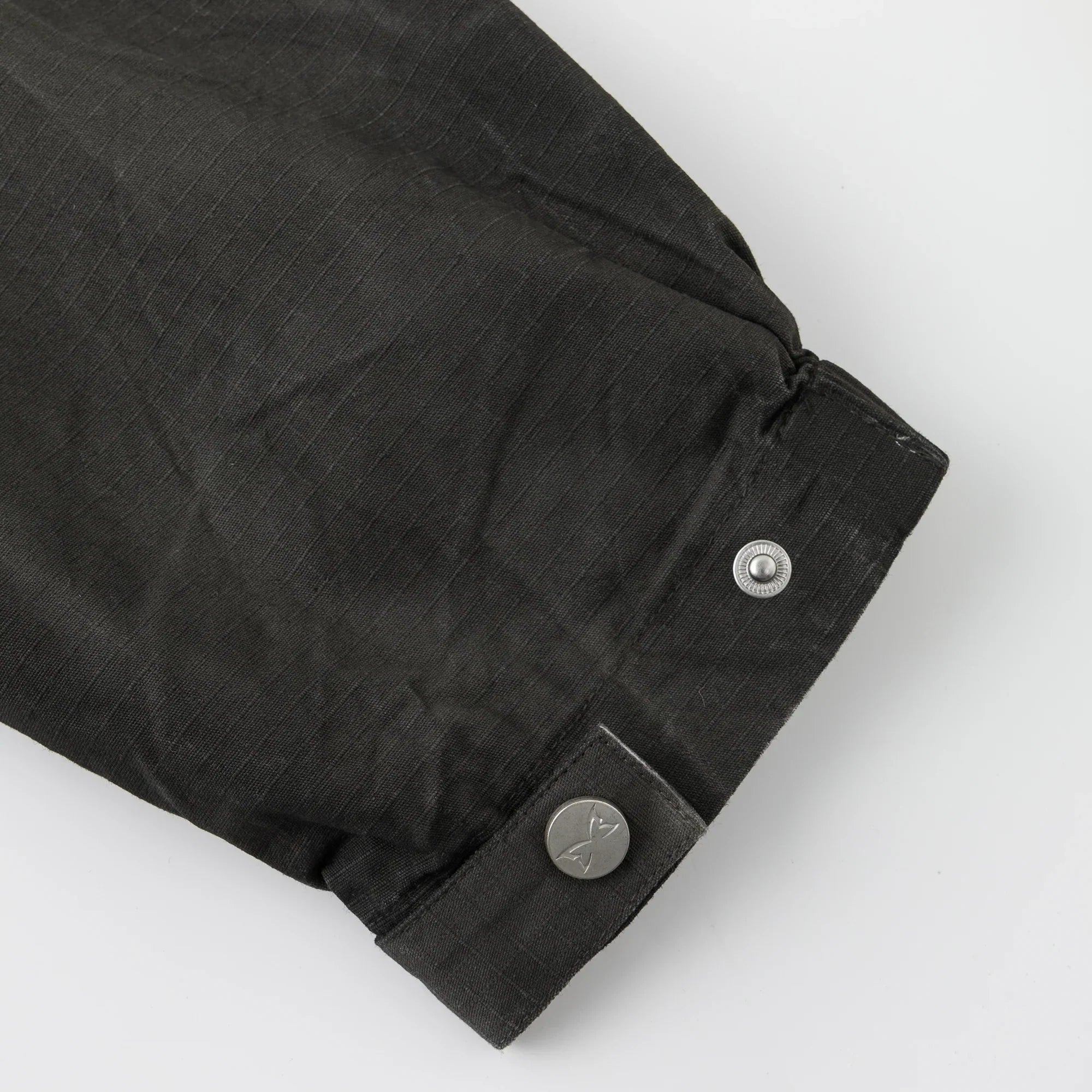 Mertra Hand Spray Pullover (Black)